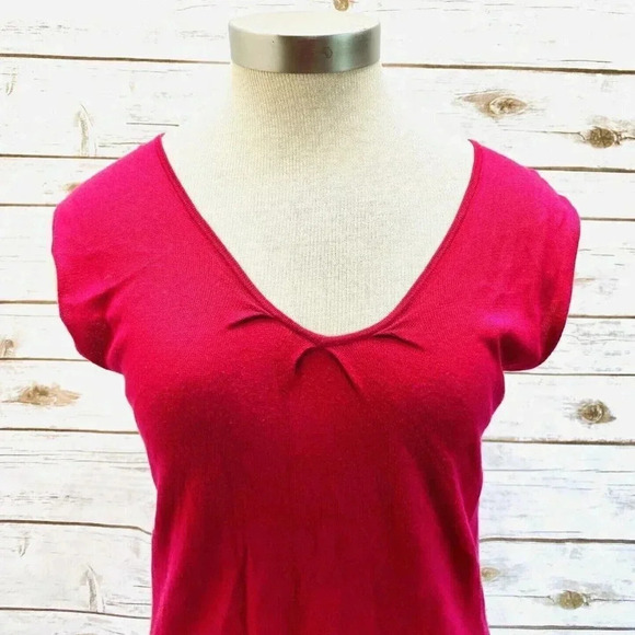 ANN TAYLOR PETITES Women Cap Sleeve Pullover V-Neck Pink Casual Shirt Size SP - Picture 2 of 12